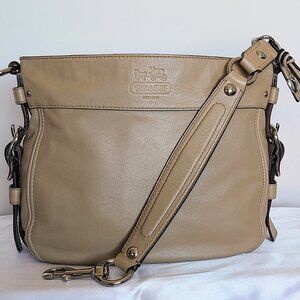 Mint Condition Y2K COACH Beige/Pearl Metallic Full Grain Leather  Shoulder Bag
